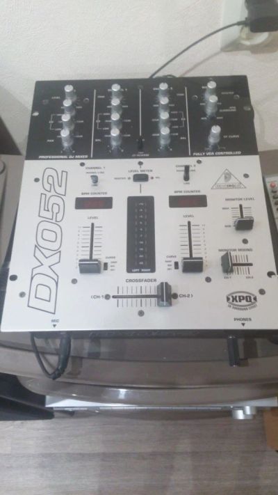 Лот: 12715132. Фото: 1. DJ пульт Behringer DX 052 Pro... Микшеры, предусилители, микрофонные эффекты