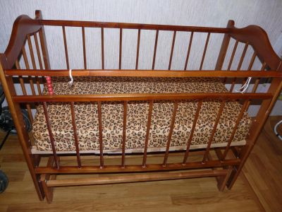Лот: 7089843. Фото: 1. Детская кроватка маятник. Детские кровати и кроватки