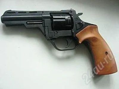 Лот: 136973. Фото: 1. Продам газовый револьвер Айсберг... Другое (спортивные товары)