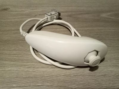 Лот: 18449641. Фото: 1. Nunchuck для Nintendo Wii нерабочий. Аксессуары для игровых приставок, консолей, геймпады