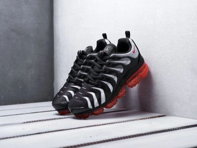 Лот: 12998465. Фото: 1. Кроссовки Nike Air VaporMax Plus... Кеды, кроссовки