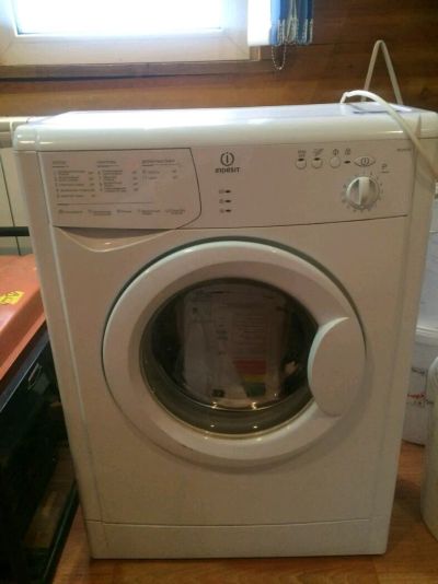 Лот: 11089837. Фото: 1. Стиральная машинка Indesit. Стиральные машины