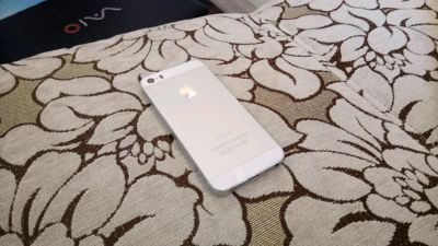 Лот: 9373114. Фото: 1. iphone 5s 16gb. Смартфоны