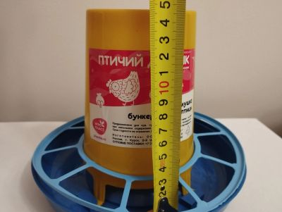 Лот: 19895365. Фото: 1. Кормушка для перепелов, цыплят... Миски, лотки, наполнители