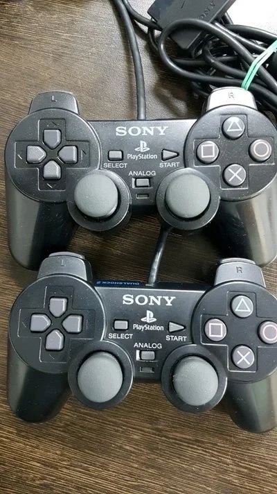 Лот: 16058275. Фото: 1. Dualshock 2 Оригинальные геймпады... Аксессуары для игровых приставок, консолей, геймпады