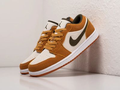 Лот: 20774116. Фото: 1. Кроссовки Nike Air Jordan 1 Low. Кеды, кроссовки, слипоны
