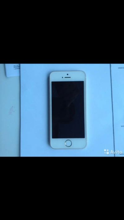 Лот: 6615912. Фото: 1. iPhone 5s gold. Смартфоны