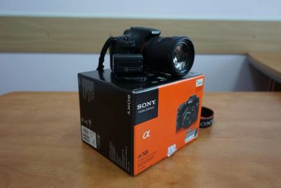 Лот: 4899467. Фото: 1. Sony Alpha SLT-A58M (SAL18135... Цифровые зеркальные