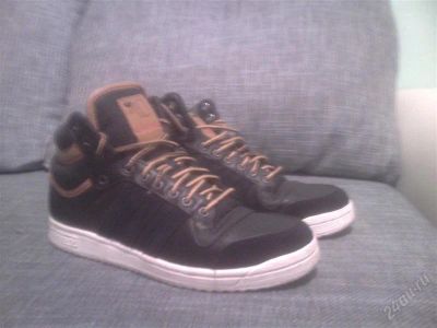 Лот: 1115554. Фото: 1. Высокие кеды Adidas. Кеды, кроссовки, слипоны