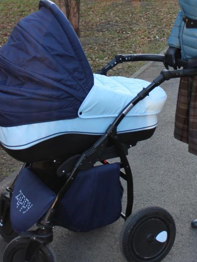 Лот: 4463085. Фото: 1. коляска TUTIS ZIPPY 3 в 1 голубая. Коляски