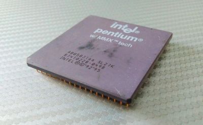Лот: 12018185. Фото: 1. Винтажный процессор Intel Pentium... Процессоры