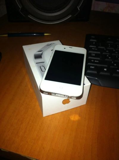 Лот: 5150670. Фото: 1. iphone 4s 16gb. Смартфоны