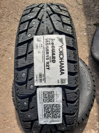 Лот: 23344809. Фото: 1. 185/65 R15 92T Yokohama Ice Guard... Шины