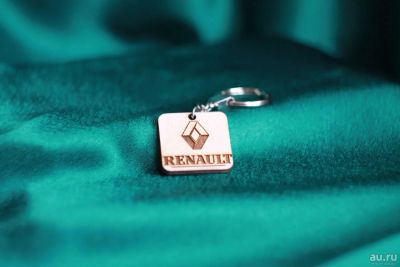 Лот: 8907356. Фото: 1. Деревянный брелок Renault. Брелоки для ключей