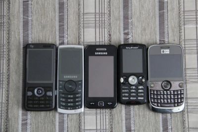 Лот: 3908671. Фото: 1. три телефона и PSP по блиц цене... Кнопочные мобильные телефоны