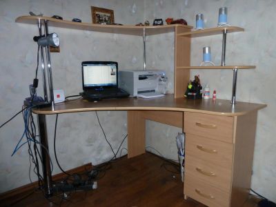 Лот: 3990856. Фото: 1. Компьютерный стол. Столы, стулья, обеденные группы