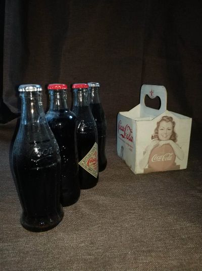Лот: 16527147. Фото: 1. Коллекционные бутылки Coca-cola. Бутылки, пробки, этикетки