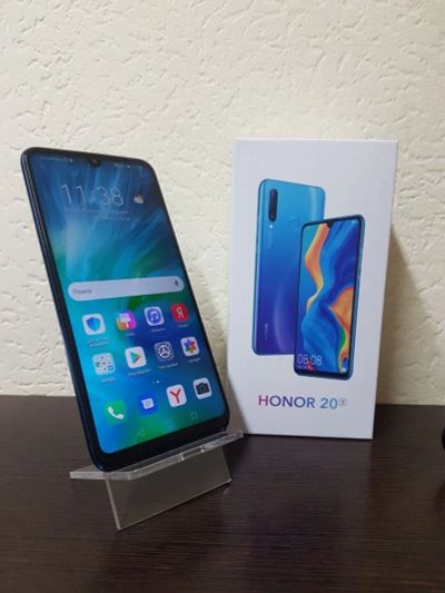 Лот: 17499647. Фото: 1. Смартфон honor 20s 6/128GB (416... Смартфоны