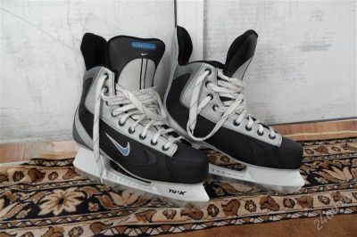 Лот: 2236117. Фото: 1. Коньки хоккейные NIKE 42-43 размер... Коньки