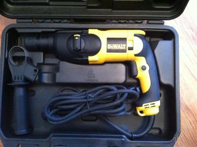 Лот: 2768315. Фото: 1. Перфоратор DeWalt D25013K. Электроинструмент