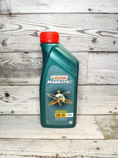 Лот: 14105443. Фото: 1. Масло Castrol Magnatec кастрол... Масла, жидкости