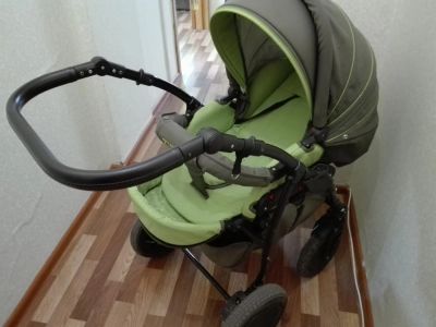 Лот: 7305481. Фото: 1. Коляска Zippy tutis 3 в 1. Коляски