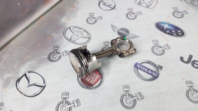 Лот: 23587524. Фото: 1. Поршень с шатуном Suzuki Alto... Двигатель и элементы двигателя