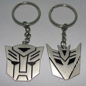 Лот: 1788263. Фото: 1. Пара брелков Transformers. Сувенирные мелочи