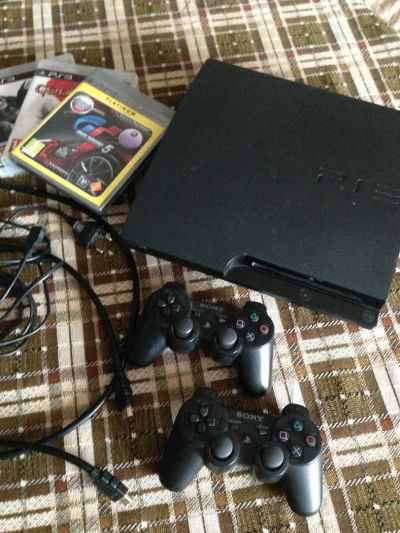 Лот: 10657044. Фото: 1. Ps3 slim 320gb 2джойстика hdmi. Игровые приставки, консоли