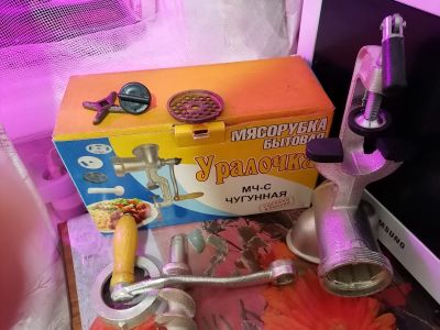 Лот: 20429218. Фото: 1. Мясорубка чугунная. Кухонные аксессуары