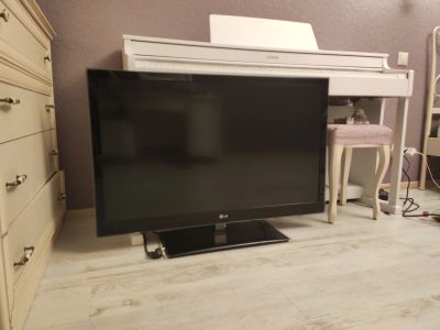 Лот: 14563172. Фото: 1. Телевизор c 3D lg 42lw4500. Телевизоры