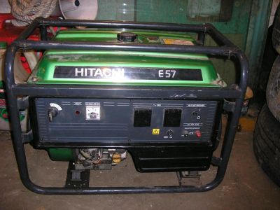Лот: 6448544. Фото: 1. Бензогенератор Hitachi E57 220в... Бензо-, мотоинструмент