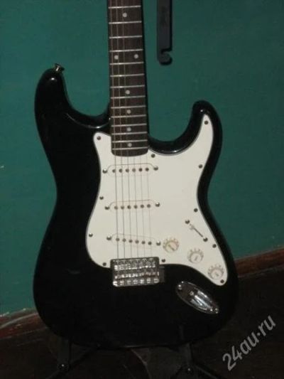 Лот: 2750339. Фото: 1. Sqier by Fender Bullet strat. Гитары