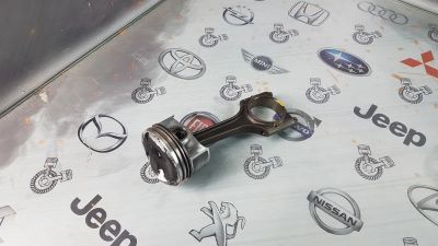Лот: 24420914. Фото: 1. Поршень с шатуном Audi A5 CDHB... Двигатель и элементы двигателя