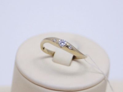 Лот: 15243083. Фото: 1. ЗОЛОТОЕ КОЛЬЦО С БРИЛЛИАНТАМИ... Кольца, перстни