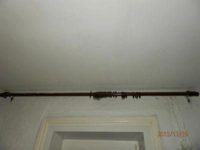 Лот: 3566167. Фото: 1. Карниз коричневый 2метровый. Другое (домашний быт)