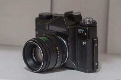 Лот: 15764956. Фото: 1. Зенит + чехол. Без объектива. Плёночные зеркальные