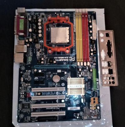 Лот: 17031018. Фото: 1. Материнская плата Gigabyte GA-M52L-S3. Материнские платы
