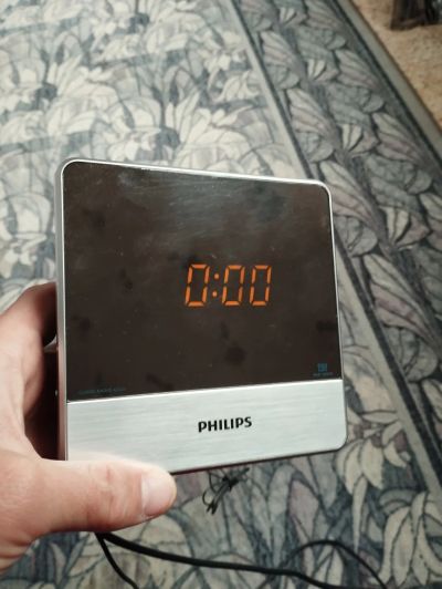 Лот: 21994578. Фото: 1. Радио часы Philips 3231. Часы настенные, настольные