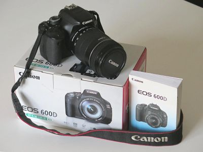 Лот: 9032061. Фото: 1. Canon 600d + EF-S 18-135 IS Kit. Цифровые зеркальные
