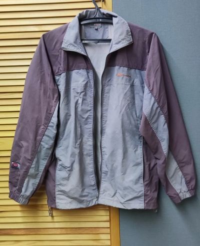 Лот: 25582464. Фото: 1. Куртка спортивная Reebok, 52-54... Легкие куртки, толстовки