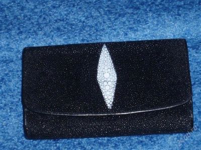 Лот: 844677. Фото: 1. кошелёк из крупого ската. Бумажники, кошельки, портмоне