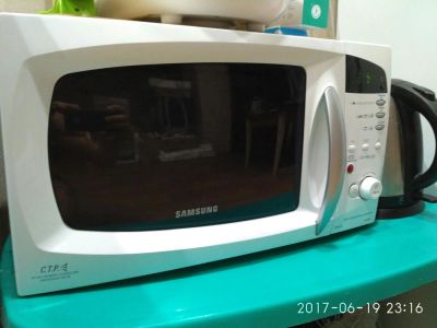 Лот: 9863745. Фото: 1. микроволновая печь Samsung CE287DNR-1. Микроволновки, мини-печи