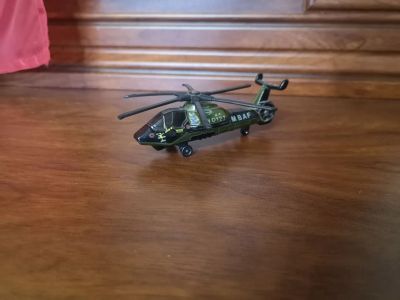 Лот: 25309946. Фото: 1. Matchbox military helicopter. Авиамоделизм