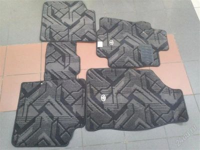 Лот: 2220301. Фото: 1. Ковры на Toyota Allion в отличном... Чехлы, коврики, оплетки руля