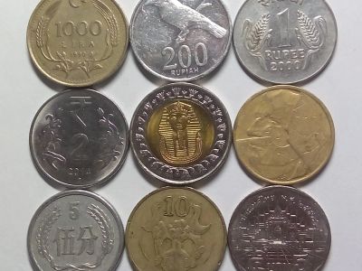 Лот: 15194516. Фото: 1. Набор крупных монет экзотических... Наборы монет