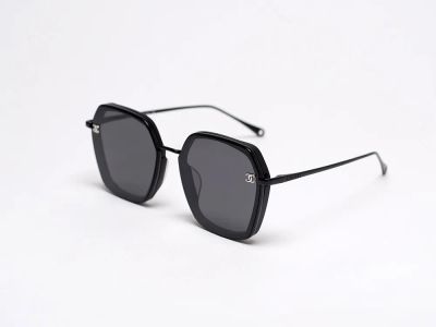 Лот: 24977335. Фото: 1. Очки Chanel. Очки солнцезащитные