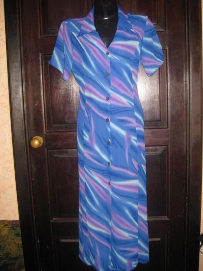 Лот: 7800039. Фото: 1. Длинный халат красивой расцветки... Домашняя одежда