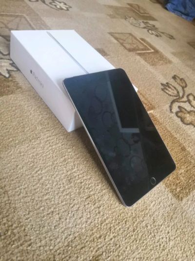 Лот: 13962734. Фото: 1. Планшет Apple iPad Mini 4 7'9... Планшеты