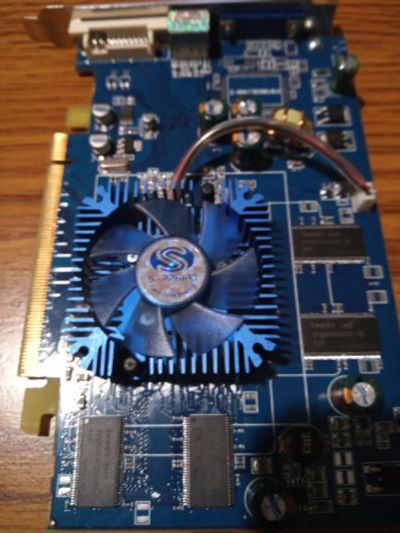 Лот: 18364821. Фото: 1. Видеокарта Radeon X700 256Mb. Видеокарты